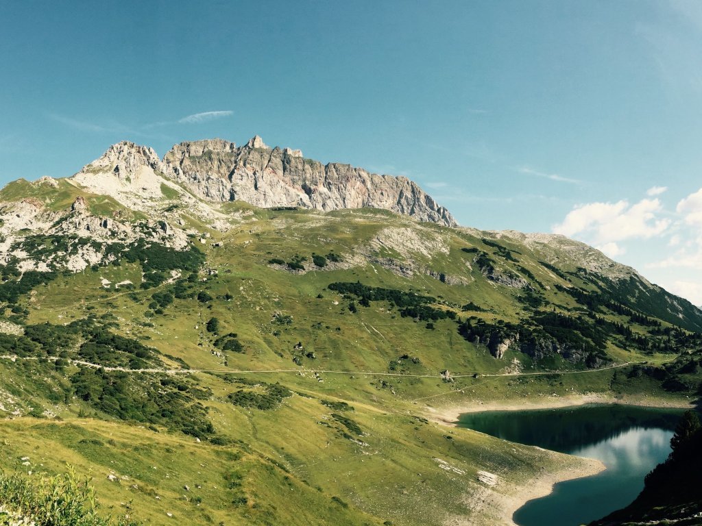 Formarinsee und die Rote Wand als Wanderung