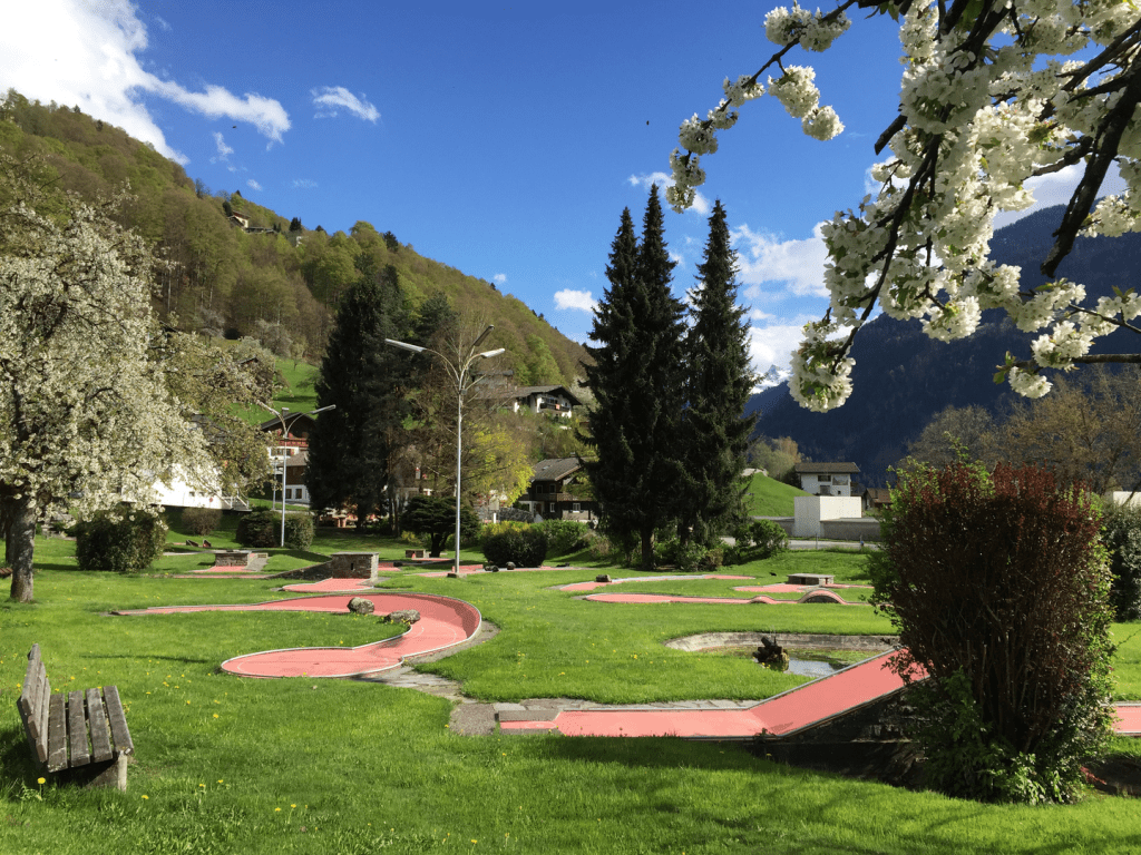 Minigolf im Zentrum von Schruns