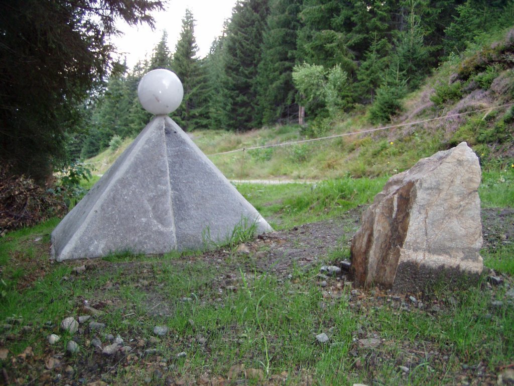 Kraftplätze Steinsetzungen am Kristberg im Silbertal