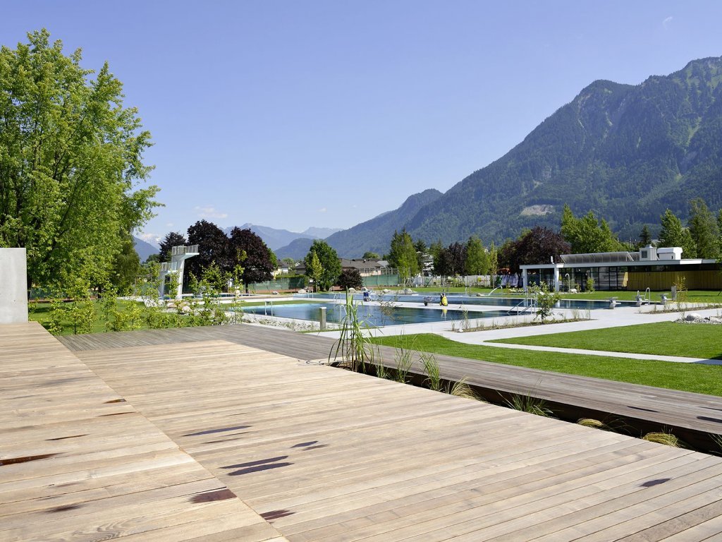 Walgaubad Wiese und Liegefläche in Nenzing in Vorarlberg